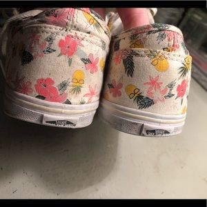Very cute pineapple flower vans
